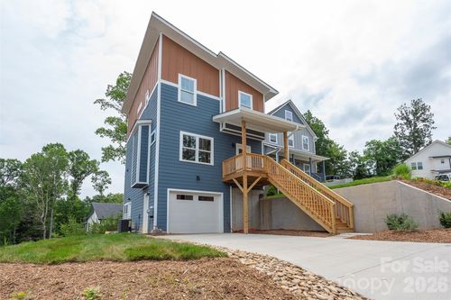 6 Berry Crest Ln, Arden, NC, 28704-1487 | Card Image