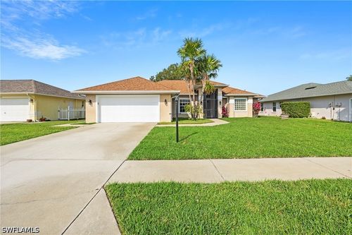 135 Estelle Dr, NAPLES, FL, 34112-7059 | Card Image