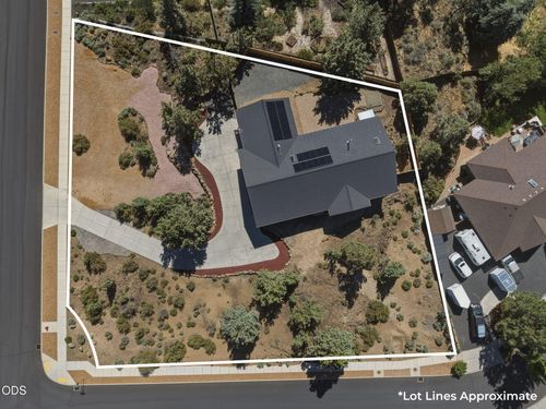 20825 Rorick Dr, Bend, OR, 97701-7213 | Card Image