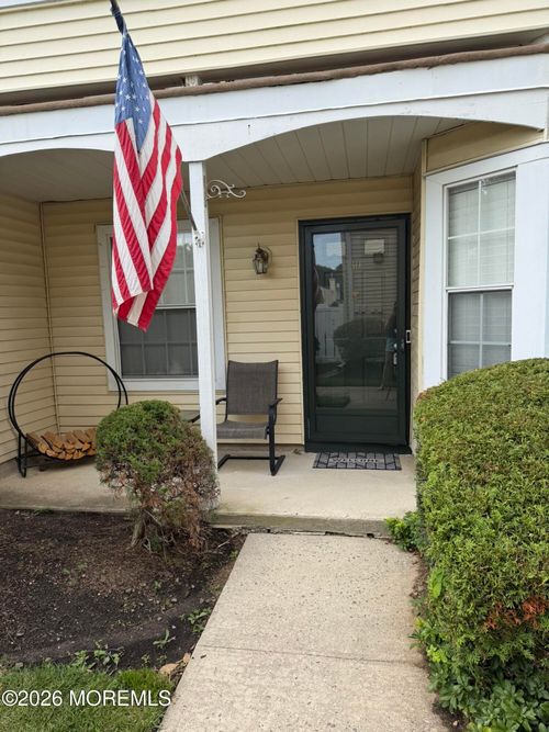 241-30 Mill Run W, Hightstown, NJ, 08520-3022 | Card Image