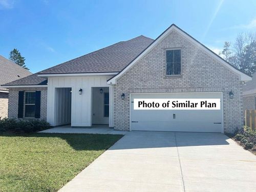 2743 Louis Cir, Crestview, FL, 32536-9407 | Card Image