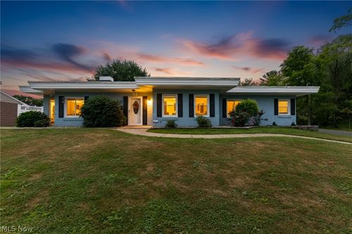 57 Belle Vista Ave, Hubbard, OH, 44425-2124 | Card Image