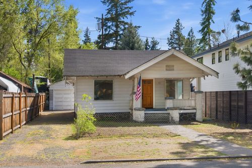 521 Nw Georgia Ave, Bend, OR, 97703-3239 | Card Image