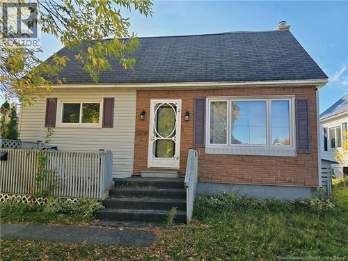 166 Edward St, Moncton, NB, E1A3Y9 | Card Image