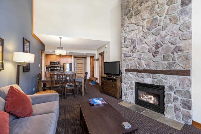 533A - 2036 London Lane, Condo with 2 bedrooms, 2 bathrooms and 1 parking in Whistler BC | Image 6