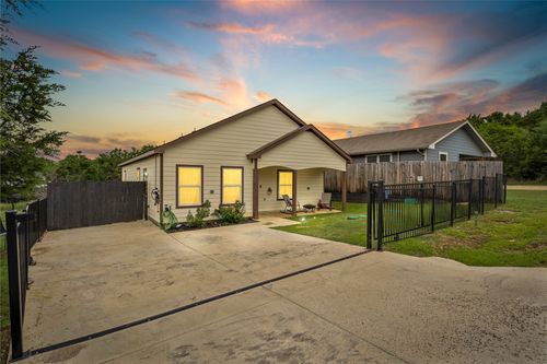 907 Colorado River Dr, Granbury, TX, 76048-5824 | Card Image