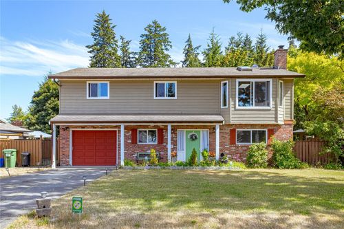 2909 Cressida Cres, Langford, BC, V9B5W7 | Card Image