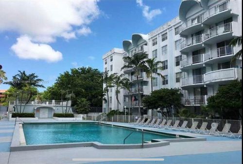 512-492 Nw 165th St, Miami, FL, 33169 | Card Image