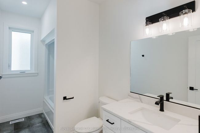 546 Algonquin Trail, House other with 2 bedrooms, 2 bathrooms and 4 parking in Grey ON | Image 11