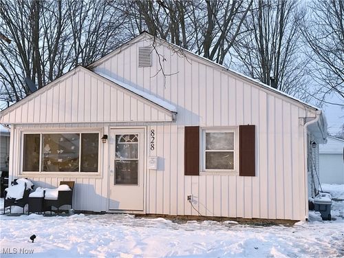 828 S Logan Street, Elyria, OH, 44035 | Card Image