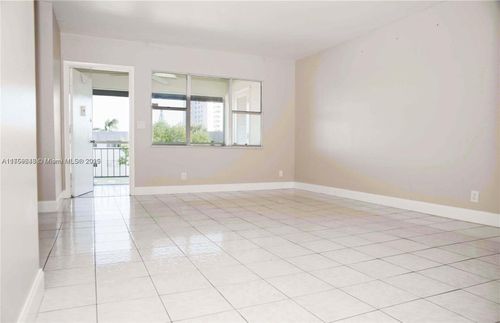apt-305-270 Layne Blvd, Hallandale Beach, FL, 33009-5777 | Card Image