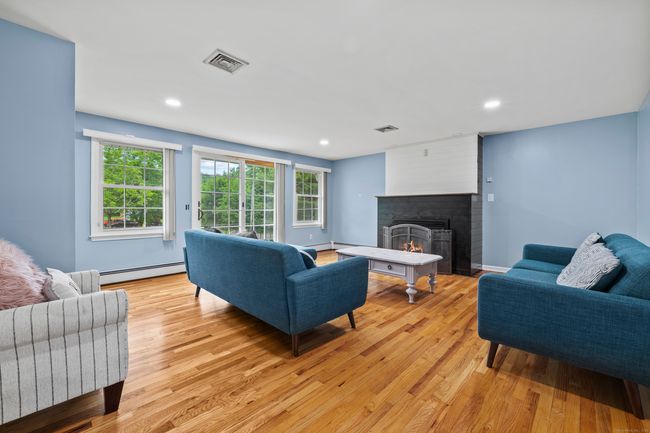 21 Sunnyside Dr, House other with 3 bedrooms, 3 bathrooms and null parking in Northford CT | Image 7