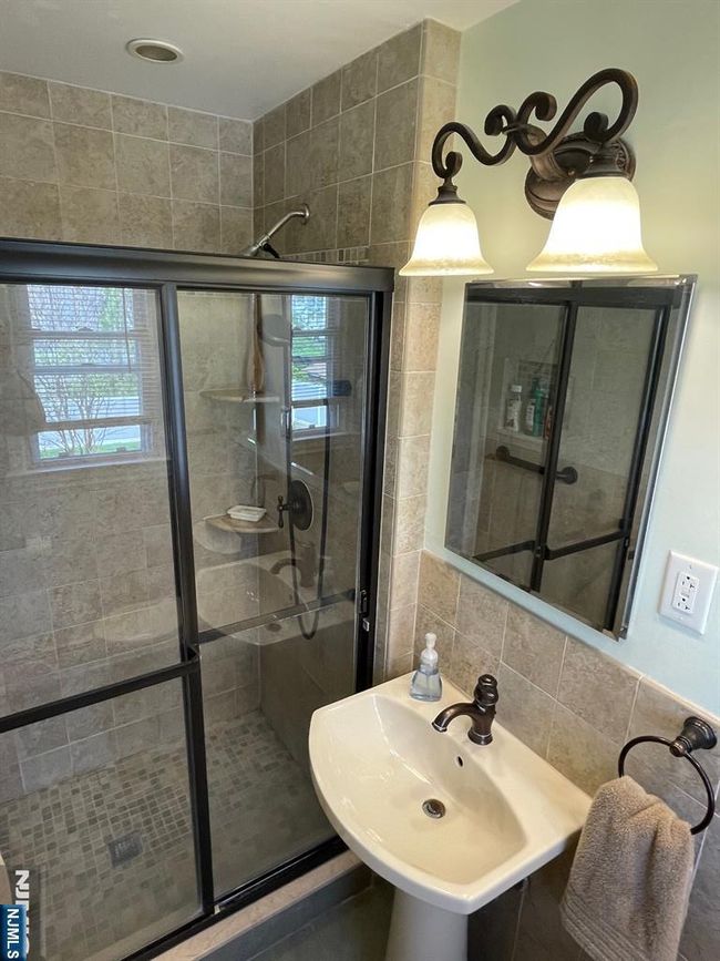 21 Laurel Ct, House other with 4 bedrooms, 3 bathrooms and null parking in Paramus NJ | Image 17