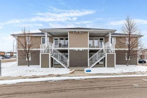 201 Southlands Pointe Se, Medicine Hat, AB, T1B0M5 | Card Image