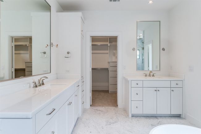 Primary Bath with Dual Vanities | Image 23