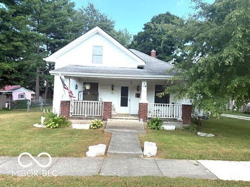 11 Main St, Roachdale, IN, 46172-9025 | Card Image