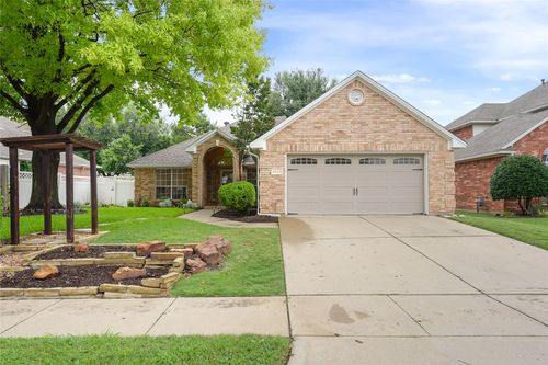 5853 Echo Bluff Dr, Haltom City, TX, 76137-5807 | Card Image