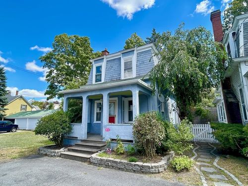 89 Walnut St, Clinton, MA, 01510-2611 | Card Image