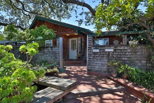 8421 Wayland Ln, Gilroy, CA, 95020-4112 | Card Image