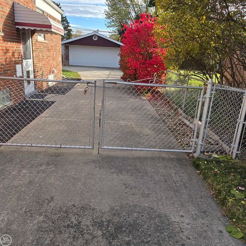 16084 Hauss Ave, Eastpointe, MI, 48021-1123 | Card Image