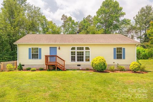 27 Jackson Cove Rd, Leicester, NC, 28748-9118 | Card Image