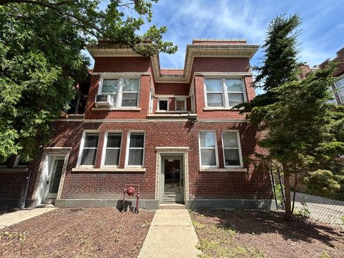 1-2554 Eastwood Ave, Chicago, IL, 60625-2910 | Card Image