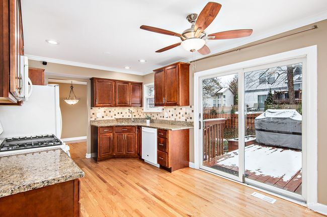 572 Green Bay Ct, Home with 4 bedrooms, 3 bathrooms and null parking in Lake Zurich IL | Image 10