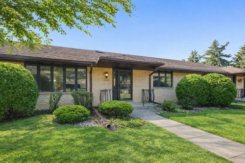 29-15607 Petunia Ct, Orland Park, IL, 60462-5144 | Card Image