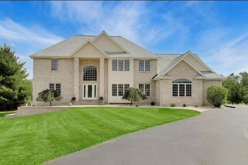 W4744 Briar Dr, Elkhorn, WI, 53121-4067 | Card Image