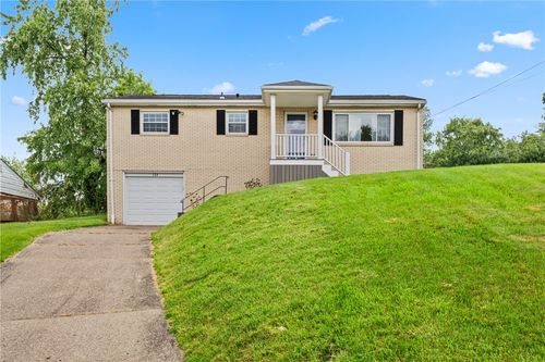 124 Clover Dr, Monaca, PA, 15061-2610 | Card Image