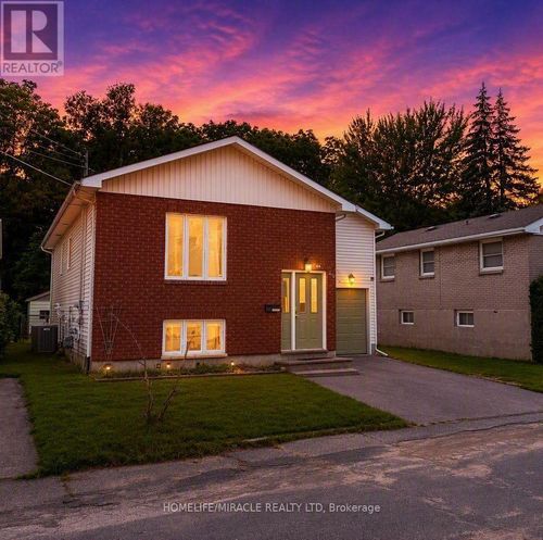 40 St Charles St, Belleville, ON, K8P2V8 | Card Image
