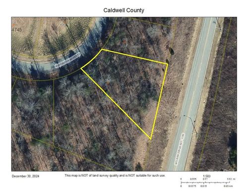 28-401 Huntington Woods Dr N, Lenoir, NC, 28645-5939 | Card Image