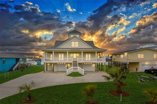 1243 Pilot Ln, Galveston, TX, 77554-9345 | Card Image