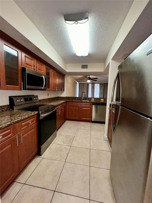 8266 Nw 24th St, Coral Springs, FL, 33065-5667 | Card Image