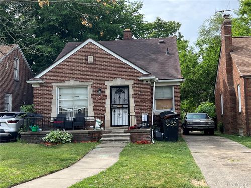 12090 Engleside St, Detroit, MI, 48205-3322 | Card Image