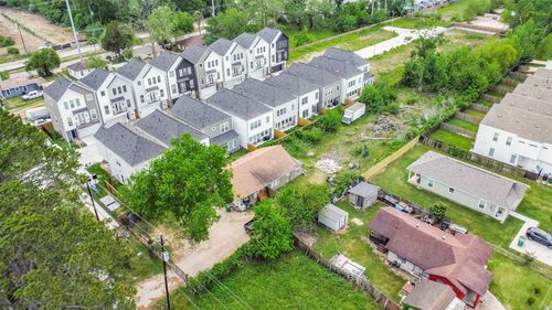 1127 Mansfield St, Houston, TX, 77091-4013 | Card Image