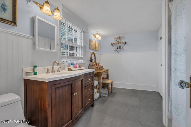 Full Bath | Image 26