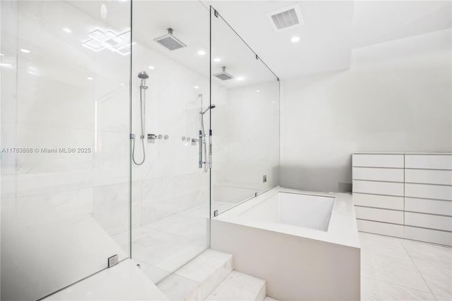 APT-5505 - 18555 Collins Ave, Condo with 3 bedrooms, 5 bathrooms and null parking in Sunny Isles Beach FL | Image 27