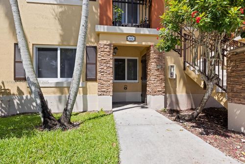 unit-102-940 Ne 33rd Ter, Homestead, FL, 33033-5330 | Card Image