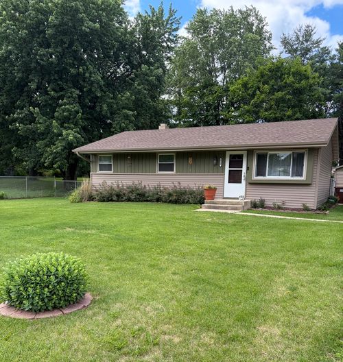 6735 Country Ln, Rockford, IL, 61109-2807 | Card Image