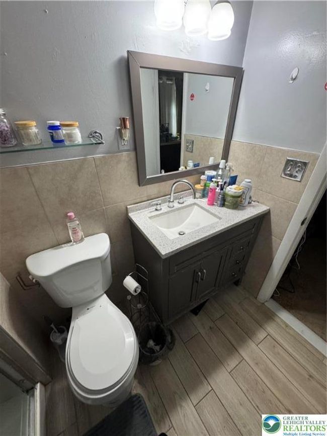215 W Lehigh St, Townhouse with 3 bedrooms, 3 bathrooms and null parking in Bethlehem PA | Image 28