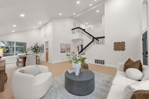 5276 Rooster Dr, San Jose, CA, 95136-3369 | Card Image