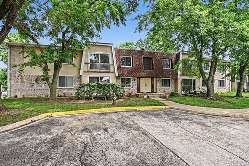 4-2920 Roberts Dr, Woodridge, IL, 60517-1546 | Card Image