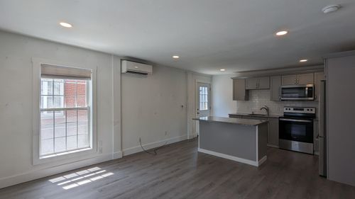 2b-674 Main St, Laconia, NH, 03246-3443 | Card Image