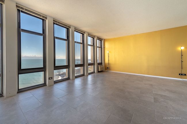 22b - 6700 S South Shore Drive, Condo with 2 bedrooms, 2 bathrooms and 1 parking in Chicago IL | Image 1