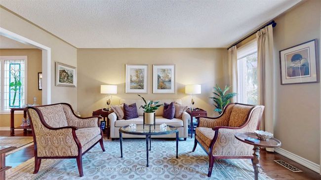 955 Peggoty Cir, House other with 4 bedrooms, 4 bathrooms and 4 parking in Oshawa ON | Image 5