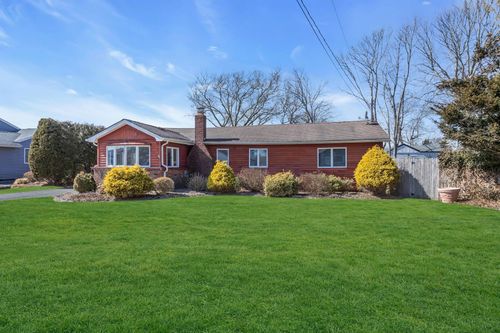 2 Elgin Pl, E Patchogue, NY, 11772-5949 | Card Image