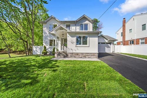 33-17 Southern Dr, Fair Lawn, NJ, 07410-4712 | Card Image