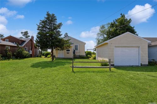 81 Pine Neck Ave, Sag Harbor, NY, 11963-1600 | Card Image