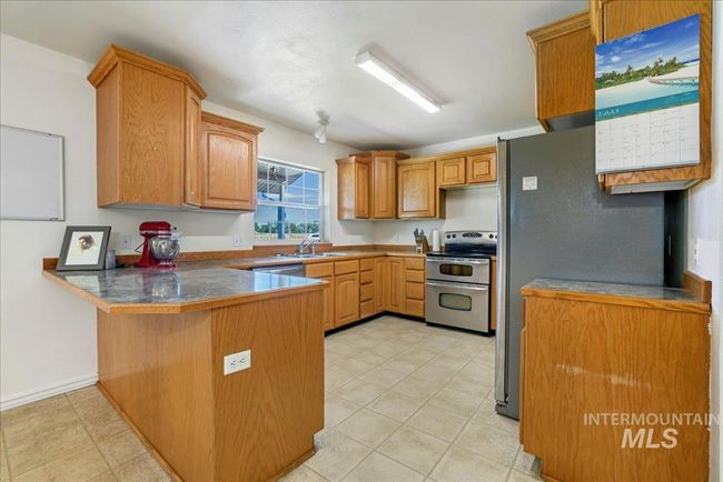 294 N 950 E, House other with 4 bedrooms, 3 bathrooms and 2 parking in Declo ID | Image 15
